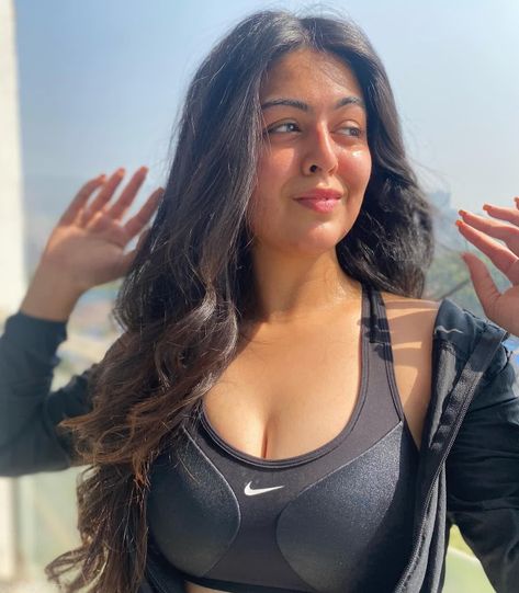 Shafaq Naaz, Brazil Model, Deepika Singh, 3d Map, Heart Beat, Bollywood Girls, Indian Actress Hot Pics, Soft Silk Sarees, Bollywood Actress