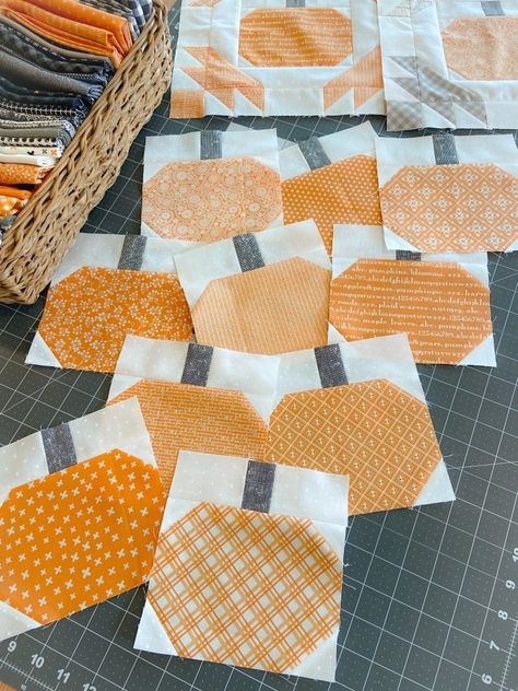 Pumpkin Quilt Block, Pumpkin Quilts, Quilt Guild Programs, Pumpkin Quilt Pattern, Pumpkin Quilt, Seasonal Quilts, Halloween Quilt Patterns, Fall Quilt Patterns, Halloween Quilt