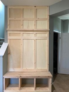 DIY Mudroom Built In/Hall Tree with a Bench & Drawers When we moved into our home (going on 4 years ago now) I had a vision for this little wall from the start. I knew I wanted a "mudroom" but being in California those don't exist, new builds are starting to incorporate them but not to the grandness of those beautiful country homes gracing our feeds lately. If you are looking for that craftsman/farmhouse charm of a place to hang your coat or sit down to put your shoes on and lack Bench Drawers, Small Mudroom Ideas, Vstupná Hala, Mud Room Entry, Diy Mudroom, Mudroom Entryway, Mudroom Decor, Diy Mudroom Bench, Mudroom Laundry Room