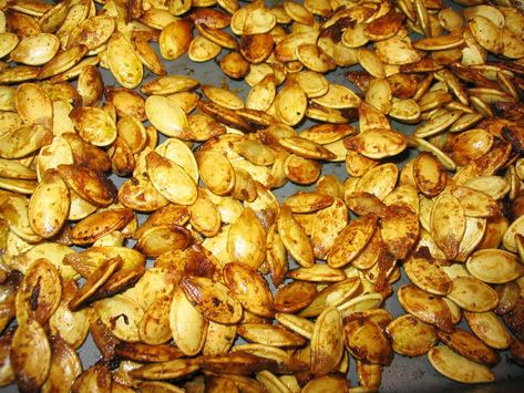 Roasted Pumpkin Seeds: 4 Steps (with Pictures) Flavored Pumpkin Seeds, Spicy Pumpkin Seeds, Pumpkin Seed Recipes, Healthy Halloween Snacks, Halloween Food Treats, Toasted Pumpkin Seeds, Roasted Pumpkin, Roasted Pumpkin Seeds, Roast Pumpkin