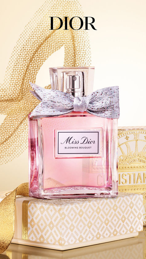 Declare your love with Miss Dior Blooming Bouquet Eau de Toilette. An immediate pleasure, fresh and spontaneous, a bouquet of freshly bloomed flowers, vivid and tender at the same time. #missdior #giftthediordream #diorholiday Versace Bright Crystal Absolu Aesthetic, White And Gold Decor, Lips Essentials, Blooming Bouquet, Miss Dior Blooming Bouquet, Dior Addict Lip Glow, Sephora Skin Care, Fragrances Perfume Woman, Birthday Wishes Cards