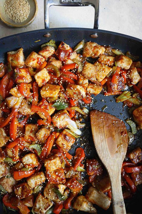 Amazing Gochujang Pork Stir-Fry Hibachi Pork Recipes, Gochujang Stir Fry, Stir Fry Pork Recipe, Gochujang Pork, Gochujang Recipes, Brown Sugar Pork Tenderloin, Gochujang Recipe, Pork Stir Fry Recipes, Hibachi Recipes