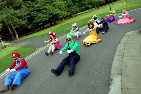 Mario Kart! by KawaiiP13.deviantart.com on @deviantART Mario Kart Characters Costume, Peach Photo, Mario Kart Characters, Super Mario Costumes, Characters Costumes, Luigi And Daisy, Mario Costume, Vintage Video Games, Daisy Love