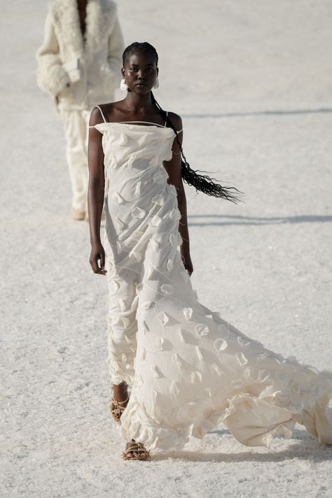 Adut Akech, Fall 2022, Runway Models, Fashion Show Collection, Looks Vintage, Mermaid Formal Dress, Runway Fashion, Fashion Models, Fashion News