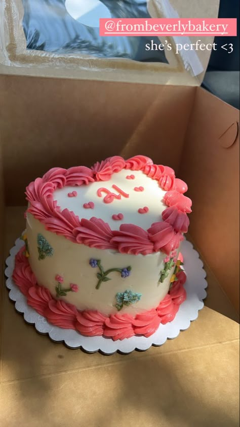 21 Cake Designs Birthday, Cake With Hearts And Flowers, Birthday Party Themes For 21st, Spring 21st Birthday Party, 21at Birthday Cake, Trendy 21st Birthday Cake, 21st Birthday Pastel Theme, Aesthetic 21 Birthday Cake, Twenty One Heart Cake