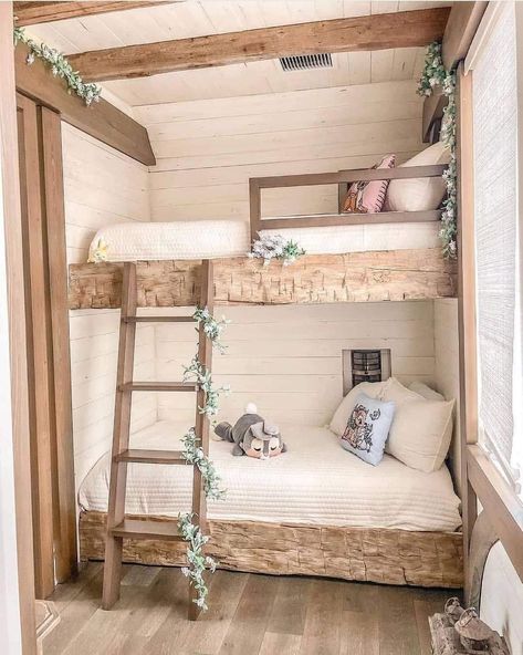 Bambi Bedroom Ideas, Big Farmhouse Bedroom, Bambi Room Decor, Kids Room With Bunk Beds Bedroom Ideas, Bambi Bedroom, Bunk Bed Rooms Decor, Farmhouse Kids Bedroom, Rustic Bunk Beds, Lake Bedroom