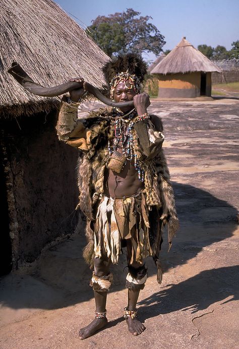 Shona Language, Zimbabwe Africa, Tanzania Travel, Cabo Verde, Africa Do Sul, Witch Doctor, Barefoot Contessa, Timor Leste, Southern Africa