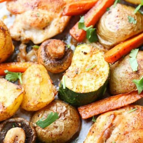 Baked One Pan Chicken Potatoes and Vegetables - Valentina's Corner One Pan Chicken Potatoes, Recipe Chicken Thighs, Zucchini And Mushrooms, Potatoes Vegetables, Pan Chicken Recipes, Recipe Using Chicken, Chicken And Potatoes, One Pan Chicken, Potatoes Carrots