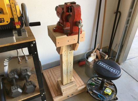 Schuler - Vise Stand - DIY Build Vice Stand Ideas, Bench Vise Mount Ideas, Vice Stand, Diy Wooden Bench, Vise Stand, Tool Wall Storage, Dining Table Plans, Bench Vice, Bench Vise