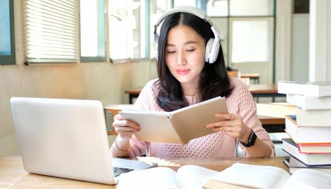 #studytips Study Better, Music Motivation, Freshman College, Music Help, Online Student, Study Habits, Improve Focus, Music Magazines, Student Studying