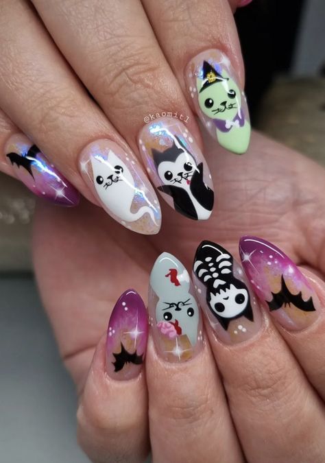 Wes Anderson Inspired Nails, Kawaii Spooky Nails, Halloween Nails With Cats, Halloween Kawaii Nails, Dog Halloween Nails, Sanderson Sisters Nails, Cat Nails Halloween, Halloween Cat Nail Art, Halloween Korean Nails