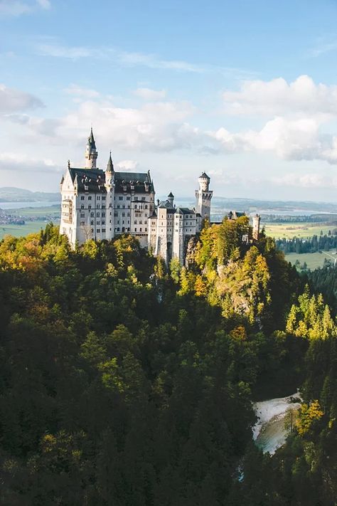 Tail Aesthetic, Castle Neuschwanstein, Pixie Braids, Castle Germany, Dreamy Places, Cities In Germany, Visit Germany, Germany Castles, Black Family