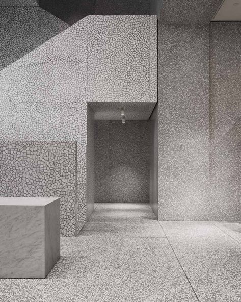 david chipperfield valentino new york flagship store turret clock designboom Valentino Store, David Chipperfield Architects, David Chipperfield, Interior Minimalista, Retail Interior, Flagship Store, The Design Files, Lighting Store, Floor Tiles