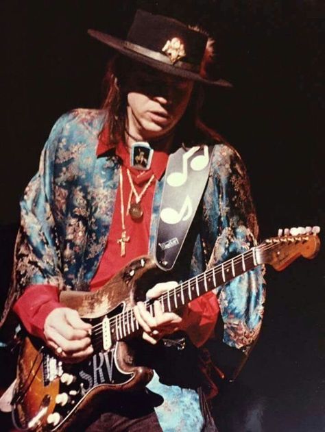 Stevie Stevie Ray Vaughan Guitar, Steve Ray Vaughan, Stevie Ray Vaughn, Outlaw Country, Blues Musicians, Ray Vaughan, Blues Artists, Zz Top, Stevie Ray Vaughan