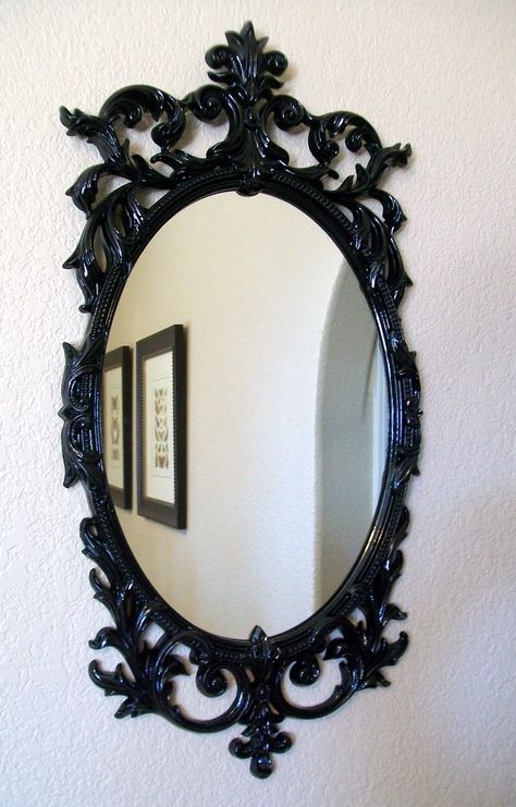 ORNATE VINTAGE FRAME Magnet Board-Black and White Damask Weddings Kitchen Office Nursery Memo Board Organizer Decorative Corkboard. Damask Decor, Damask Wall, Spooky Home Decor, Vintage Mirror Wall, Goth Home, Goth Home Decor, Black Chalkboard, Framed Chalkboard, White Damask