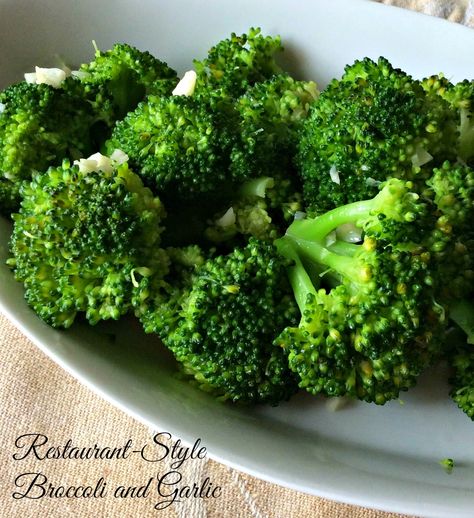 Restaurant-Style Broccoli and Garlic Broccoli Recipes Sauteed, Veggies Recipes, Delicious Sides, Alkaline Recipes, Dinner Side, Green Veggies, Garlic Recipes, Roasted Broccoli, Cooking On A Budget