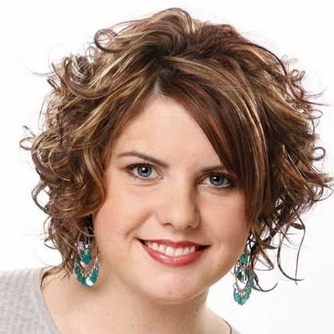 Cabelo Plus Size, Curly Hairstyles For Round Faces, Double Chin Hairstyles, Fat Face Haircuts, Haircuts For Round Face Shape, Hairstyles For Fat Faces, Hairstyle For Chubby Face, Double Menton, Graduated Bob