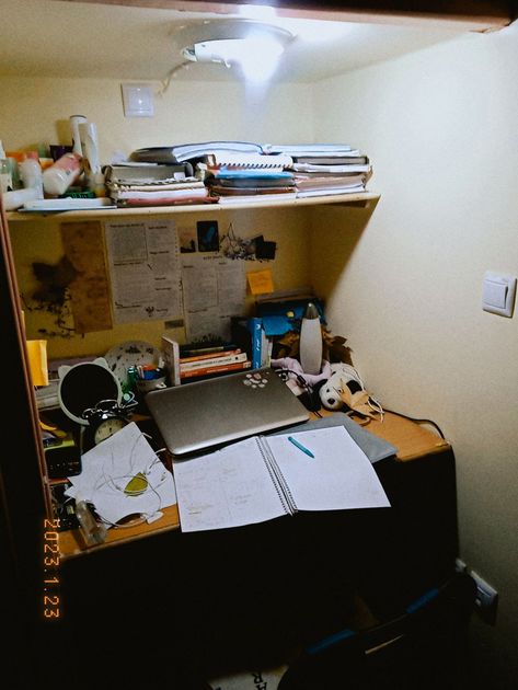 Messy Desk, Desk Study, Study Related, College Aesthetic, Study Board, Aesthetic Space, Late At Night, Messy Room, Pinterest Room Decor