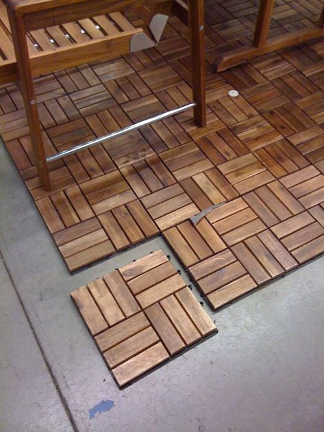 Outdoor Patio Flooring, Gray Patio Furniture, Wood Deck Tiles, Ikea Outdoor, Cheap Patio Furniture, Courtyard Ideas, Floor Makeover, Ikea Wood, Cement Patio