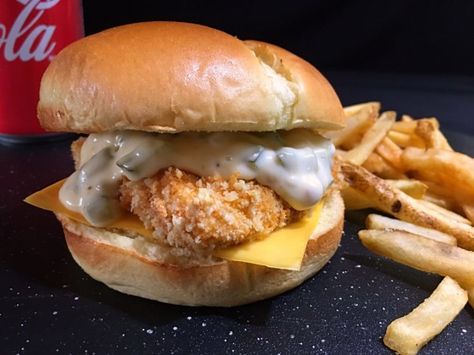 Filet O Fish Sandwich, Filet O Fish, Fish Sandwich Recipes, Chicken Subs, Baked Fish Fillet, Fish Sandwich, Miracle Whip, Home Video, Brioche Buns