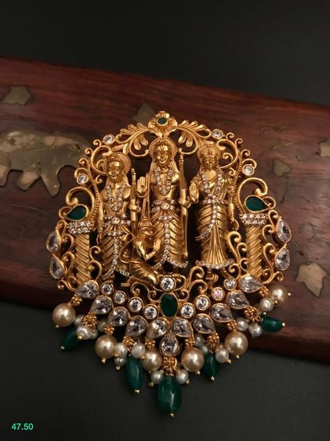 Pretty Gold Necklaces, Gold Temple Jewellery, Gold Jhumka Earrings, Gold Jewels Design, Antique Necklaces Design, New Gold Jewellery Designs, Gold Earrings Models, Antique Gold Jewelry Indian, Fancy Jewelry Necklace