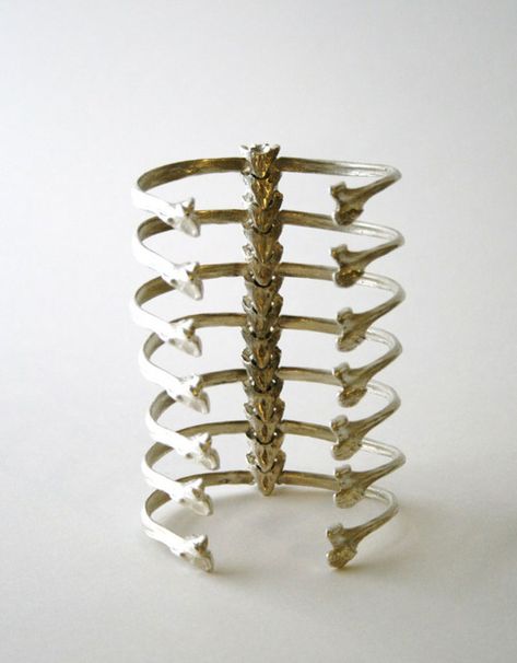 Ribcage Ring Bones Bracelet, Funky Jewelry, Steam Punk, Jewelry Inspo, Pretty Jewellery, Cute Jewelry, Jewelry Inspiration, Beautiful Jewelry, Leather Bracelet