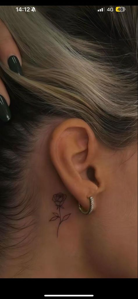 Behind The Ear Tattoo Ideas Floral, Small Heart Behind Ear Tattoo, Behind Ear Tattoo Rose, Hibiscus Tattoo Behind Ear, Behind The Ear Tattoo Ideas Flower, Under The Ear Tattoo, Under Ear Tattoos Women, Teenager Tattoos, Tattoo Behind Ears For Women