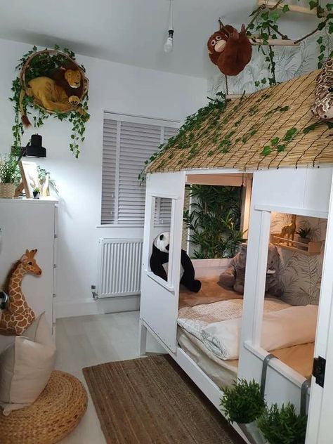 Forest Bedroom Kids, Dinosaur Boys Room Decor, Jungle Bedroom Theme, Jungle Theme Rooms, Kids Jungle Room, Jungle Themed Bedroom, Ikea Loft Bed, Safari Bedroom, Jungle Bedroom