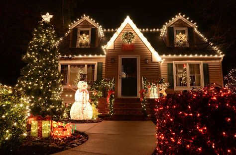 Whether you're paying to see a fantastic light show, or simply admiring your neighbors' creative handiwork, viewing light displays is an easy way to add some joy to your holiday season. Tradition Christmas, Christmas Lights Outside, White Christmas Lights, Outside Christmas Decorations, Christmas Light Installation, Christmas House Lights, Outdoor Christmas Tree, Outdoor Christmas Lights, Decorating With Christmas Lights