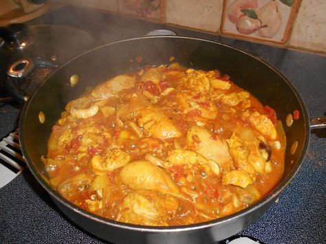 Persian Chicken Recipes, Persian Chicken Stew, Skinless Boneless Chicken Breast, Russian Chicken, Chicken Recipes With Tomatoes, Persian Chicken, Crockpot Chicken Thighs, Stew Chicken Recipe, Iranian Food