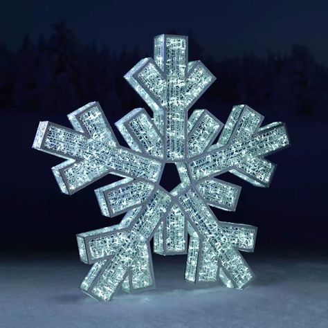 Giant LED Snowflake - Stands 6.5 Feet Tall! Lighted Snowflakes, Outdoor Snowflake Lights, Icicle Lights Outdoor, Snowflake Christmas Lights, Christmas Snowflakes Decorations, White Christmas Lights, Snowflake Lights, Hanging Christmas Lights, Christmas Yard Art