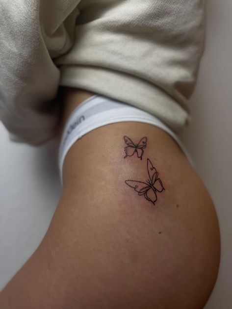 Cute Hip Tattoos For Women, Pelvic Hip Tattoo, Side Tight Tattoos For Women, Tattoos Back Of Leg, Side Bum Tattoo, Side Hip Tattoos Women, Under Bum Tattoo Women, Small Leg Tattoos Women, Pelvis Tattoos Women