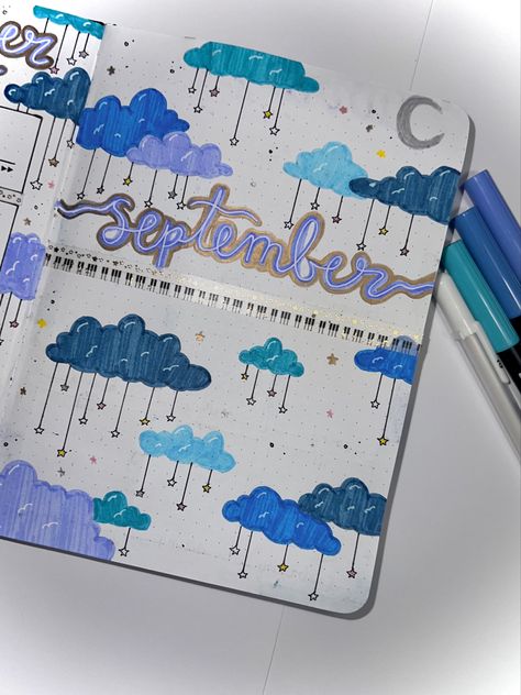 Cloud Journal Ideas, Sky Journal Ideas, Blue Theme Journal Ideas, Stars Journal Ideas, Cloud Border Design, Bujo Stars Theme, Blue Journal Cover Ideas, Ideas For Diary Decoration, Cloud Bujo