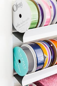 Craft Room Organizing Ideas, Room Organizing Ideas, Craft Ribbon Storage, Craft Room Organizing, Ribbon Organizer, Ribbon Holders, Ribbon Organization, Ribbon Storage, Organize Craft Supplies