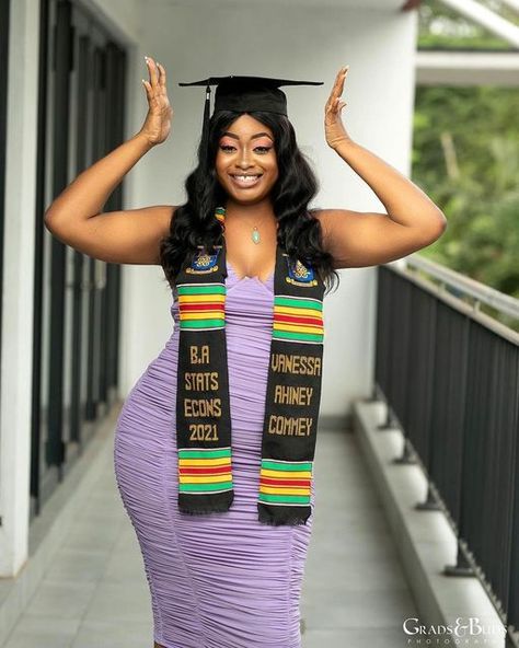 Graduation Sash and Stoles on Instagram: "One of the best pictures in our archives 😩❤️ UG graduation is back soon and we can’t wait🎓 📸; @gradsnbudsphoto #UGgraduation #Legongraduation #Classof2022 #Kente #Sash #Ghgraduations" Kente Stole Graduation, Sash For Graduation, Graduation Money Lei, Graduation Cap Decoration Diy, Graduation Shoot, Haitian Flag, Graduation Sash, Graduation Money, Graduation Photography Poses