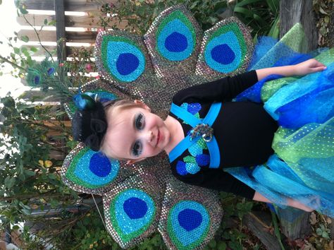 Our DIY Peacock costume. Peacock Costume Diy, Easy Fancy Dress, Peacock Halloween Costume, Peacock Halloween, Handmade Halloween Costumes, Peacock Costume, Black Halloween Dress, Costumes For Teens, Fancy Costumes