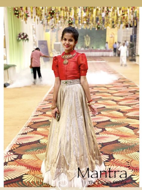 Crop Top Dresses Indian, Jackard Blouse Design, Kids Lahenga Ideas, Long Skirts For Kids, Pattu Crop Top Blouse Designs, Pattu Lehenga Blouse Designs Crop Tops, Girls Crop Tops Lehnga, Blouse For Lehenga Crop Tops, Gagra Choli Fashion For Kids