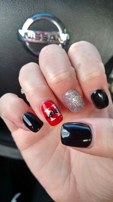 Husker nail design Husker Football Nails, Nebraska Football Nails, Nebraska Husker Nails, Husker Nails Designs, Nebraska Nails, Husker Nails, Football Nail Designs, Football Nails, Husker Football