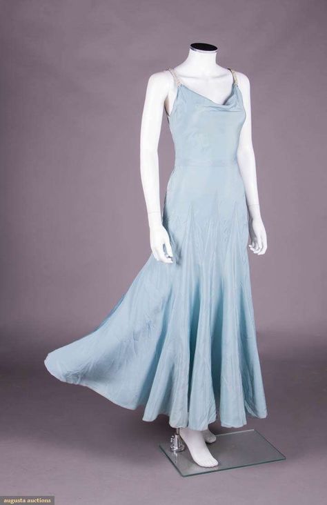 Long Dinner Dress, Pale Dress, Pale Blue Dress, Pale Blue Dresses, 1930 Fashion, Vintage Retro Clothing, Blue Evening Gowns, 30s Fashion, Old Dresses