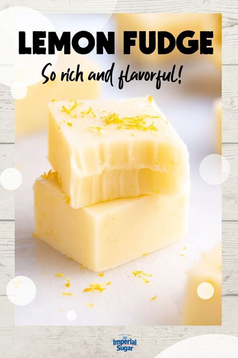 Lemon Fudge Recipe, Lemon Fudge, Spring Recipes Dessert, Homemade Fudge Recipes, Fudge Flavors, Christmas Fudge, Fudge Recipes Easy, Lemon Dessert Recipes, Homemade Fudge