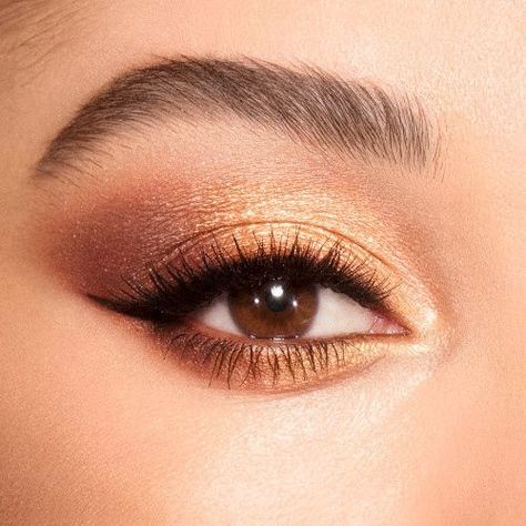 Gold Smokey Eyeshadow for Summer Luxury Palette, Copper Eyeshadow, Maquillage On Fleek, Gold Makeup Looks, Wedding Eye Makeup, Gold Eye Makeup, Eye Makeup Pictures, Gold Eyeshadow, Natural Wedding Makeup