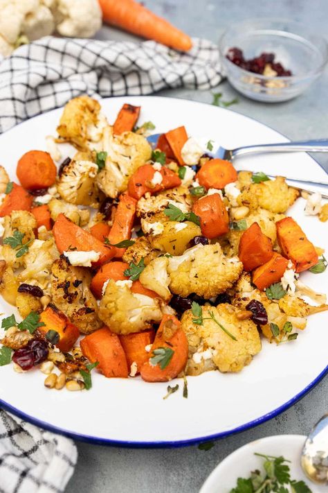 Greek Carrot Recipes, Greek Carrots, Carrots With Cranberries, Roasted Cauliflower And Carrots, Carrots With Honey, Best Roasted Vegetables, Roast Cauliflower, Veggie Delight, Cookery Books