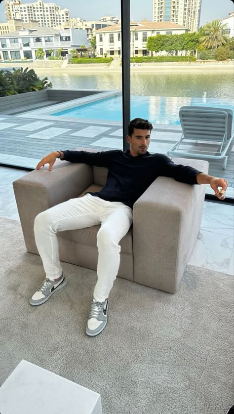 Aesthetic Clothes Men, Iman Gadzhi, Money Clothes, Smart Casual Menswear, Gentleman Outfit, Gentleman Aesthetic, Classy Outfits Men, Black Jeans Outfit, Stylish Men Casual