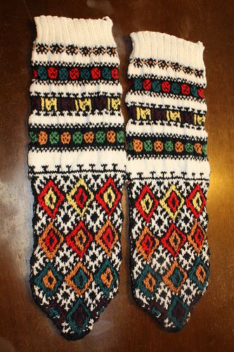 IMG_0040 by bgiguere2, via Flickr Traditional Socks, Vintage Socks, Turkish Pattern, Crochet Socks, Knitting Wool, Sock Patterns, Fair Isle Knitting, Knit Mittens, Boot Cuffs