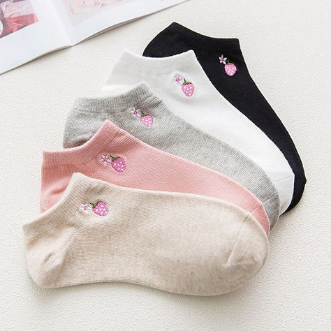 Strawberry Socks, Paw Slippers, Accessoires Barbie, Sock Outfits, Parcel Delivery, Cute Socks, Kawaii Cat, Kawaii Clothes, Cute Shorts