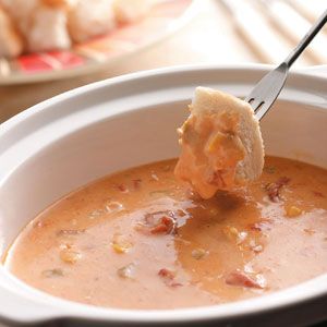 Mexican Fondue Recipes, Mexican Fondue, Fondue Dip, Mexican Queso, Fondue Ideas, Easy Cheese Fondue, Slow Cooker Dips, Fruit Dips, Fondue Night