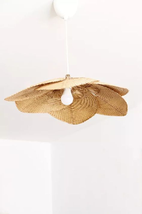 Diy Weave Lampshade, Diy Lamp Ceiling, Diy Rattan Lamp, Diy Woven Lamp Shade, Diy Raffia Lampshade, Basket Lampshade Diy, Diy Pendant Light Shade, Pendant Lamp Diy, Diy Ceiling Lamp