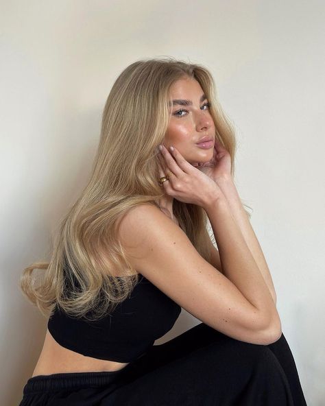 Jess Hunt (@jesshunt2) posted on Instagram • Apr 4, 2021 at 7:25pm UTC Jess Hunt Hair, Mousy Blonde, Mousy Blonde Hair, Mousy Brown Hair, Jess Hunt, Preppy Hairstyles, Color Rubio, Fotos Ideas, Natural Blondes