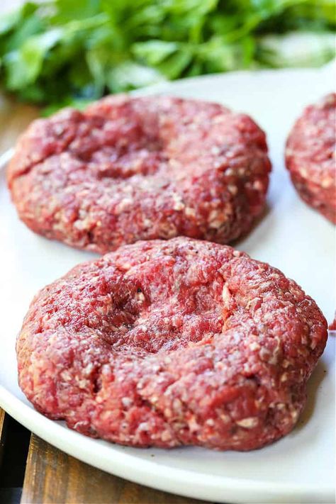 Start by adding a few seasonings to good quality ground beef and from into patties with a well in the middle to make the best homemade hamburgers! Recipes Using Hamburger Patties, Ground Elk Recipes, Hamburger Patty Recipe, Elk Burgers, Elk Burger, Elk Meat Recipes, Best Hamburger Patty Recipe, Recipes Using Hamburger, Homemade Hamburger Patties