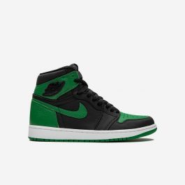 JOIN THE RAFFLE: - Sign up on urbanstaroma.com (HERE), registration is mandatory in order to participate to the raffle - Enter your US size - The contest ends March 2nd (16:00 CET) - Winners will be contacted by e-mail from March 3rd (16:00 CET) Color: BLACK / PINE GREEN-WHITE-GYM REDAir Jordan 1 Retro High OG Sneakers (555088-030)Leather upper with mesh detailsPadded collarJordan logo embroideredRubber sole Green Gym, Original Air Jordans, Black Pine, Jordan Model, Dramatic Style, Air Jordan 12 Retro, Air Jordan 5 Retro, Jordan 12 Retro, Green Sneakers